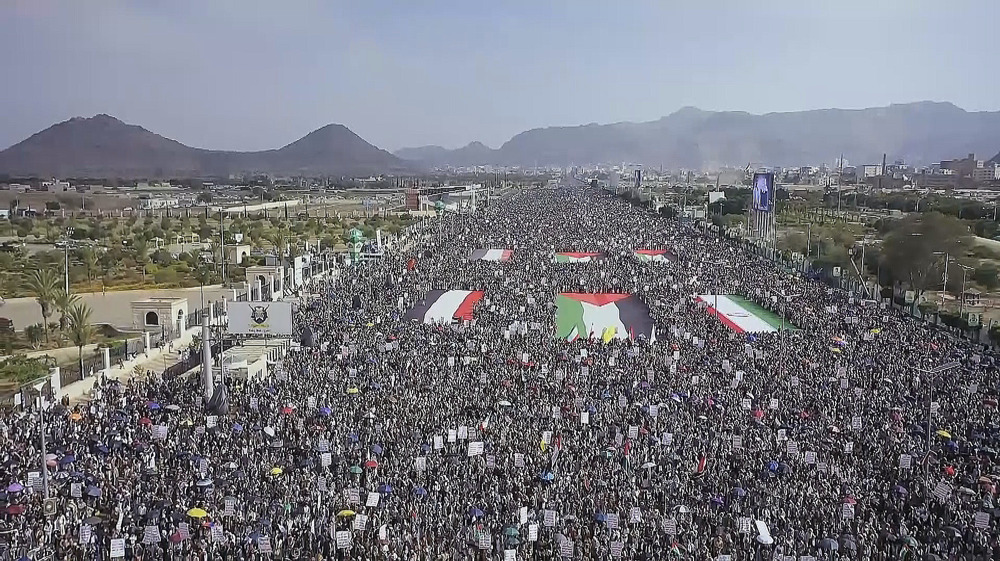 Yemenis rally in mass protest, vow to continue fighting Israeli regime