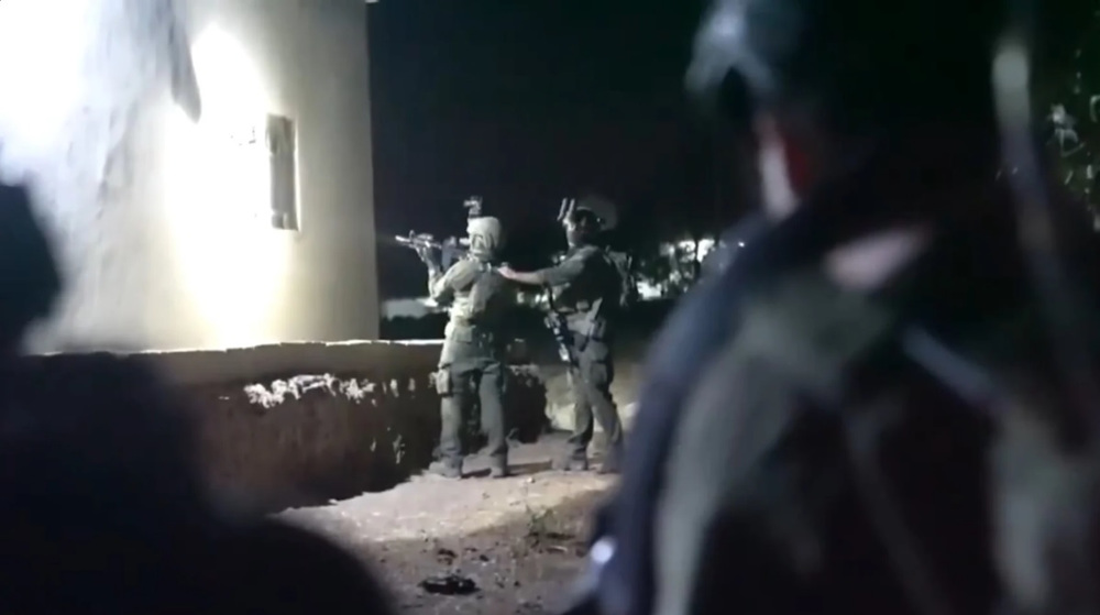 Israeli army conducts airborne assault near Damascus, launches incursion near Lebanon