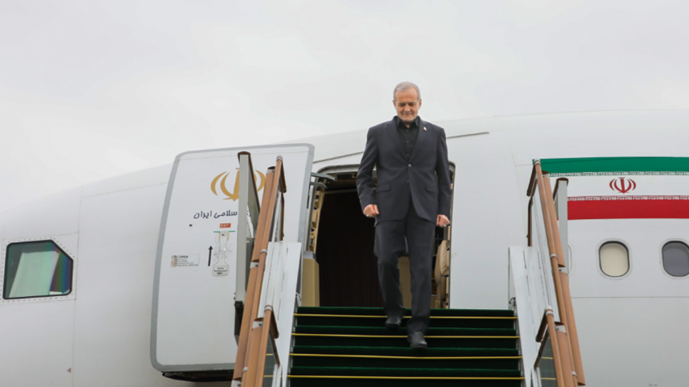 Le président iranien participe au sommet de l'OCE en Azerbaïdjan 
