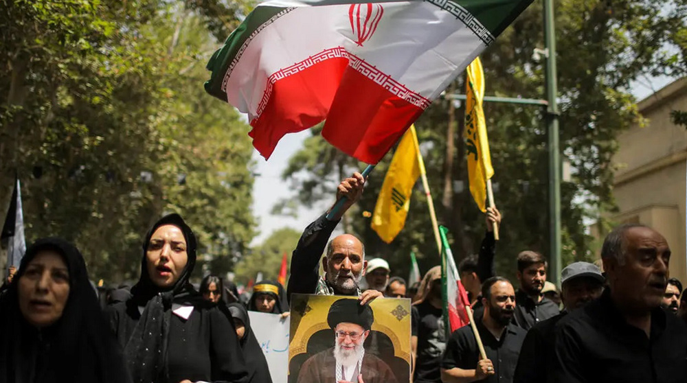 Iranians remember victims of Israeli aggression; renew commitment to resistance during Tasu’a