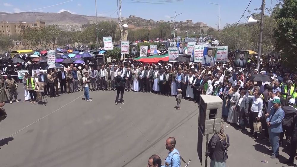 Yemeni university students condemn Arab leaders for silence over Gaza