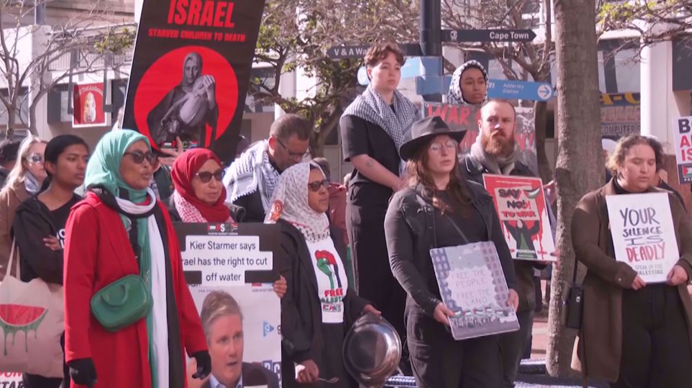 UK must face ICC charges for complicity in Israeli crimes: Protestors