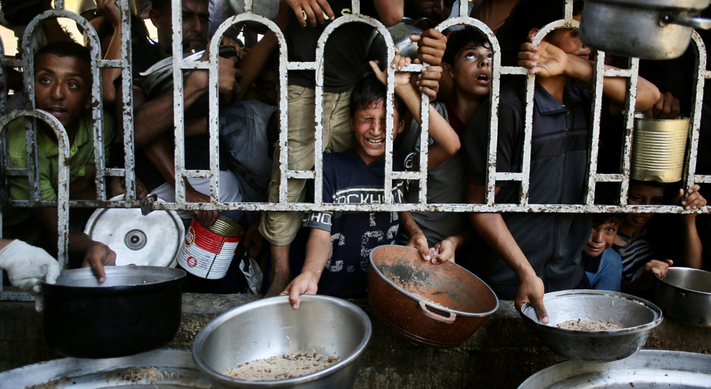 Israeli fire kills 62 Palestinians since dawn, mostly aid seekers