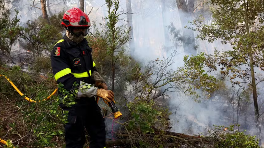 La France fait face à son plus grand incendie depuis des décennies
