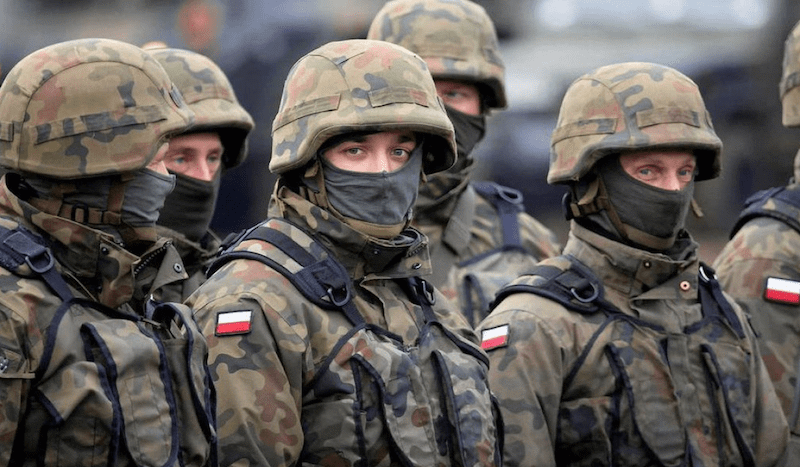 La Pologne déploie 40 000 soldats à la frontière avec la Biélorussie