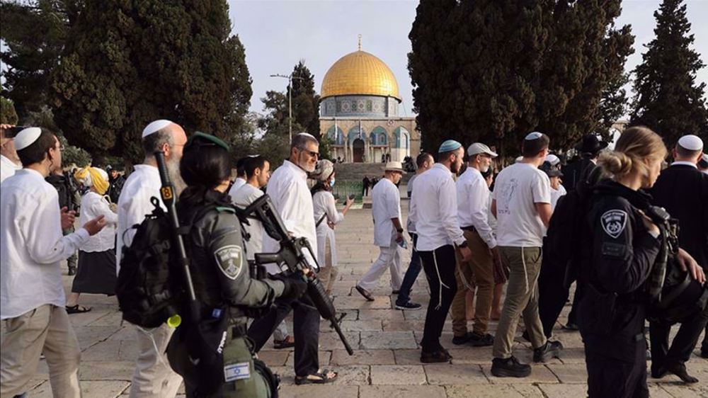 Illegal settlers storm al-Aqsa Mosque under protection of Israeli forces