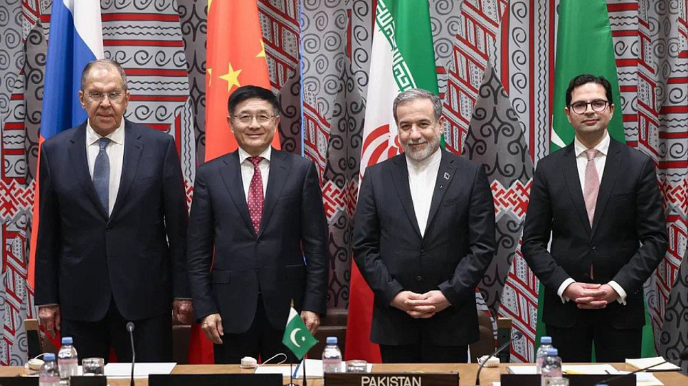 Le retour des troupes étrangères en Afghanistan menace la paix régionale (Araghchi)