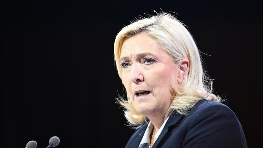La France est en état d'asphyxie démocratique(Marine Le Pen)