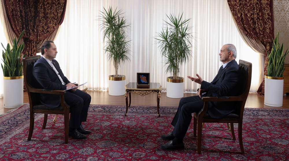  President Pezeshkian calls on citizens not to let rioters destabilize Iran 