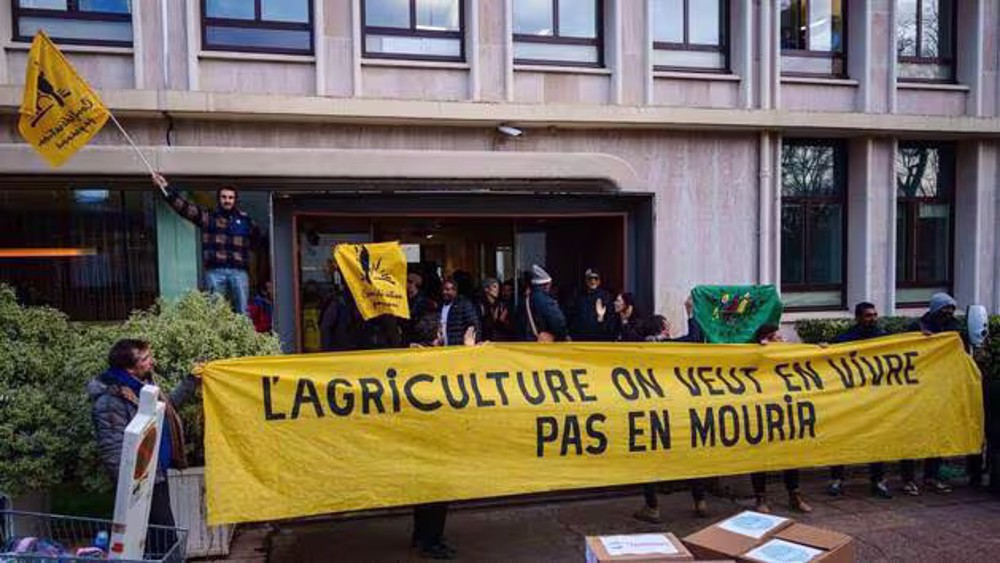 Crise agricole en France : 52 militants de la Confédération paysanne placés en garde à vue 
