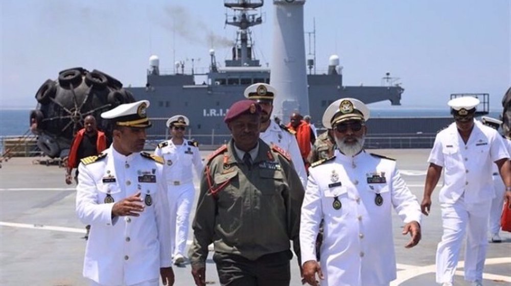 Chinese, South African naval commanders visit Iranian task group in Cape Town