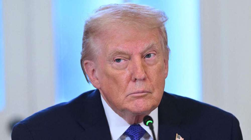 Trump launches sweeping clemency offensive, pardoning allies, donors, repeat fraudsters