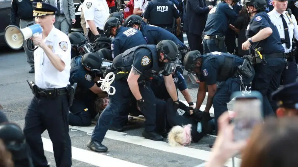 Washington réduit le financement des caméras corporelles de l’ICE