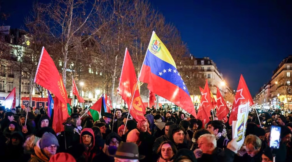 Paris protest condemns US aggression against Venezuela