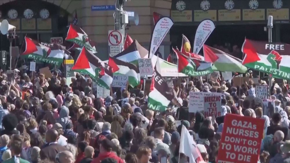 Pro-Palestine protesters rally in Melbourne on final day of Israeli president's Australia trip