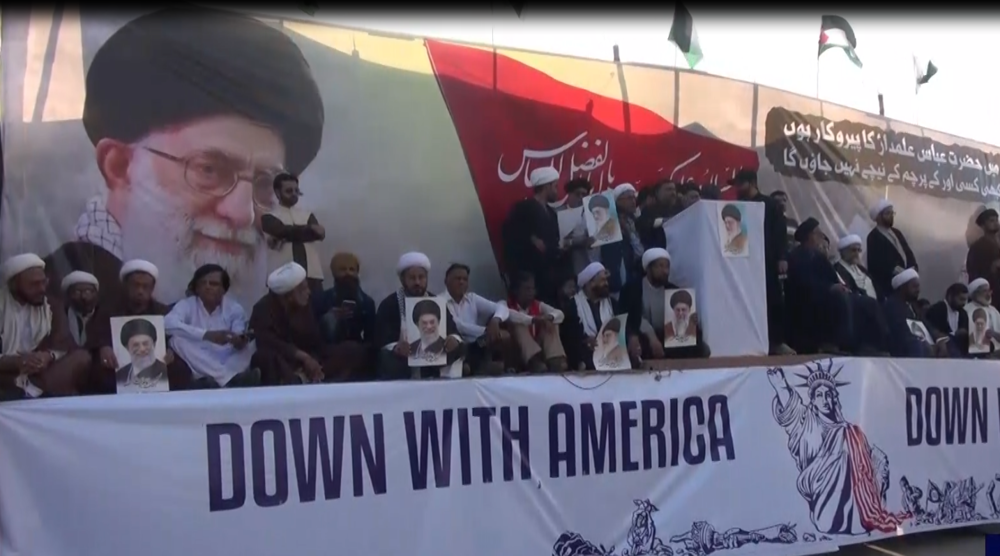 Pakistan protesters condemn US-Israel threats, mourn mosque victims