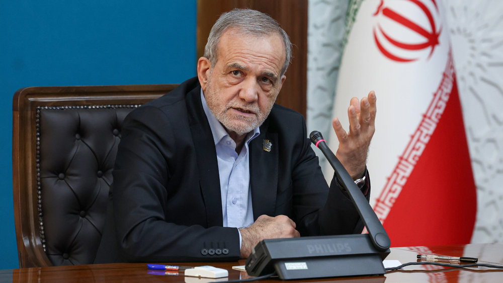 President underlines Leader’s oversight of nuclear negotiations; rules out ‘talks for the sake of ta