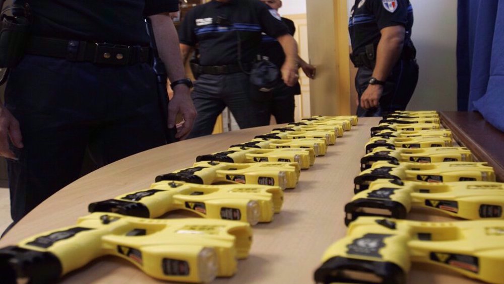 France : des agents de la SNCF et de la RATP seront munis de Tasers