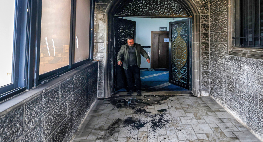 Hamas condemns Israel’s arson attack on mosque in West Bank, calls for mobilization