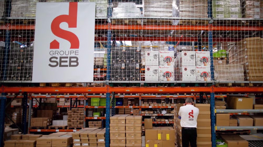 Le groupe français SEB va supprimer jusqu'à 2 100 postes dans le monde 
