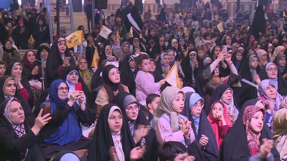 Iranians mark birth anniversary of Imam Mahdi