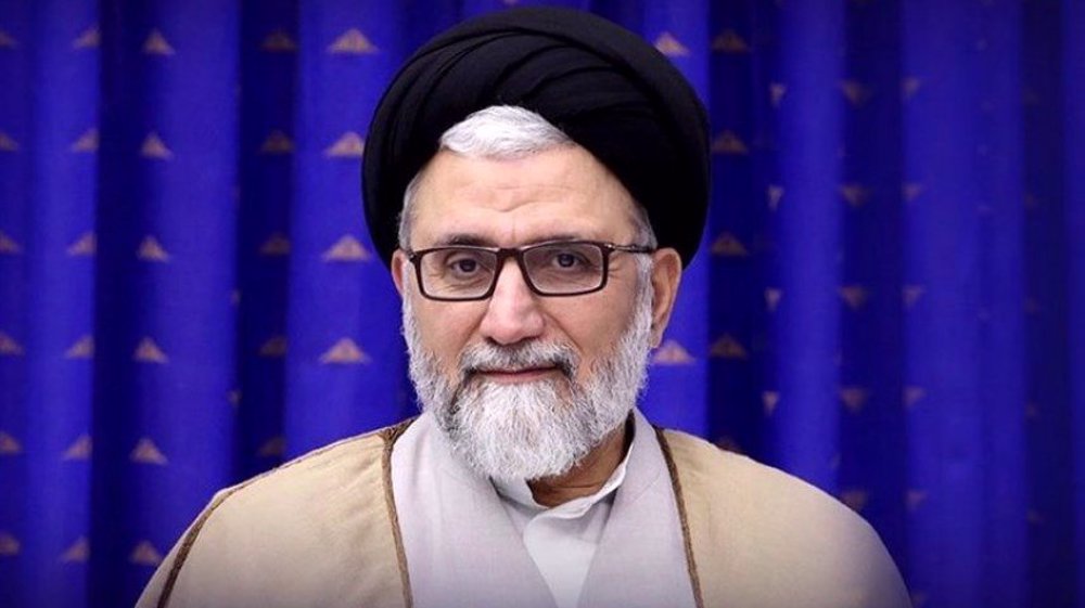 Leader hails martyred intel minister, calls for increased efforts to protect Iran