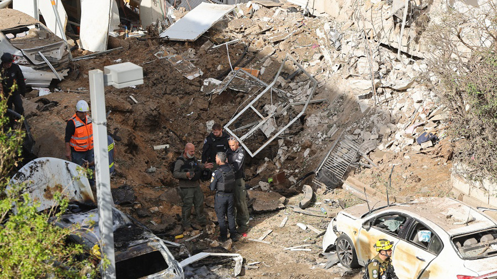 Israeli Knesset session suspended as Iran launches massive missile barrage 