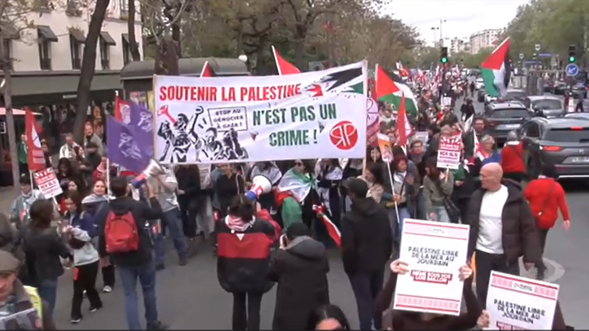 Protest held against France’s controversial ‘Yadan law’ proposal