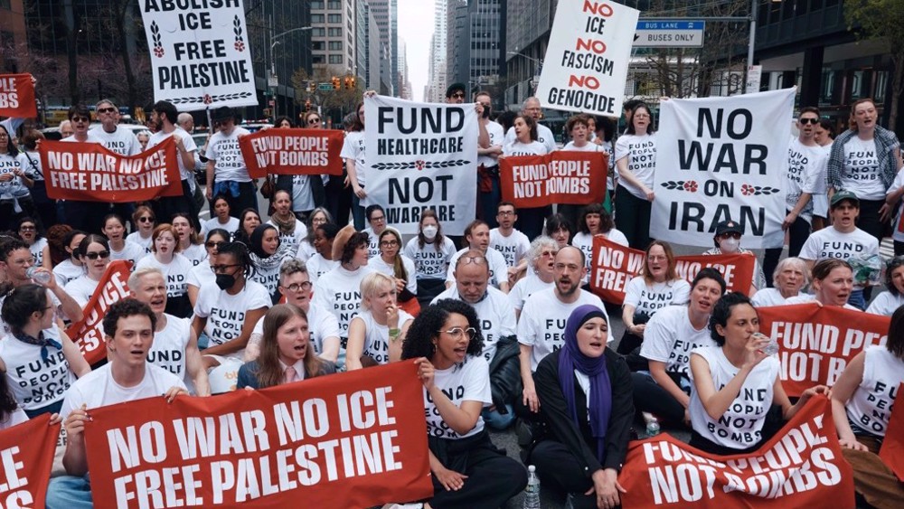 New York : des dizaines d’arrestations de militants demandant la fin du soutien militaire américain 