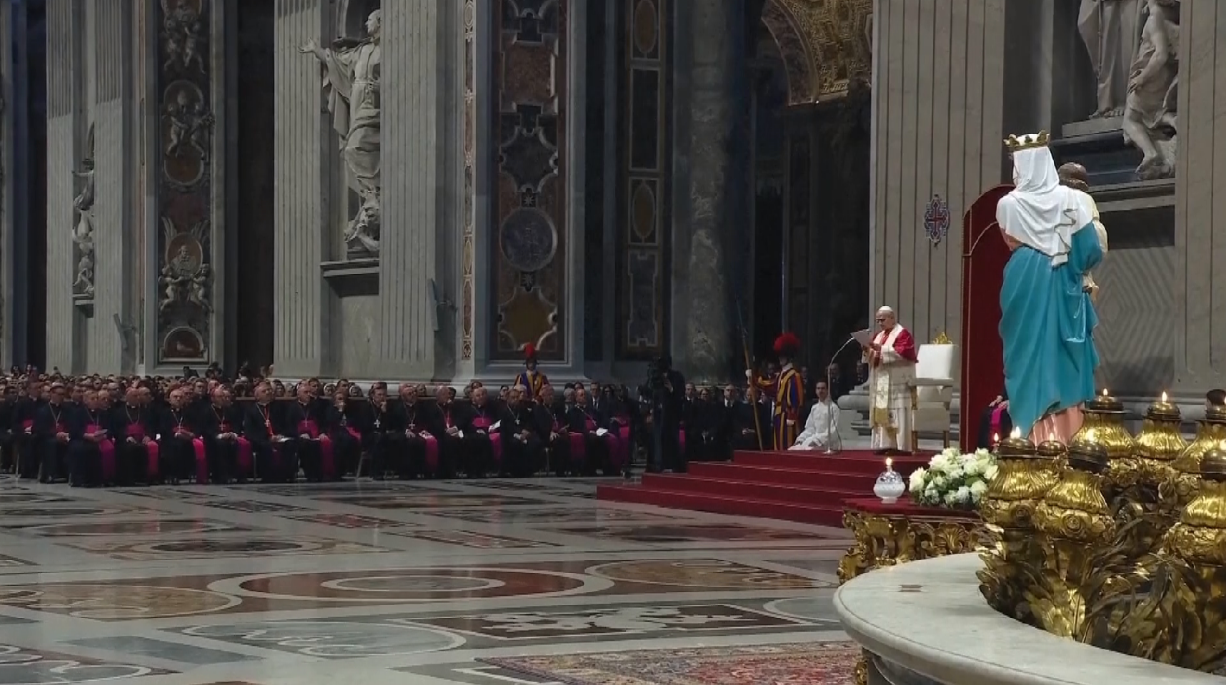 In face of Trump's criticism, Pope Leo renews anti-war pledge