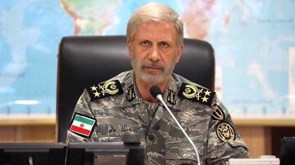 Iran Army chief hails Leader’s message on Army Day