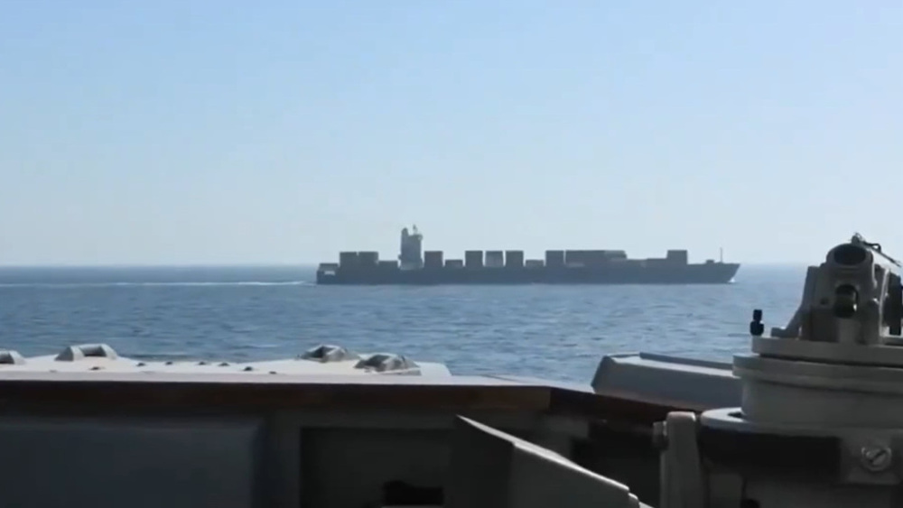 Les États-Unis attaquent un navire commercial iranien en violation du cessez-le-feu