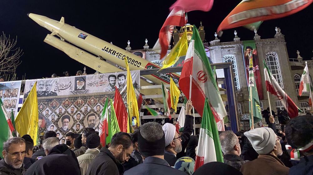 Iran knows how to confront restrictions, defend itself: FM