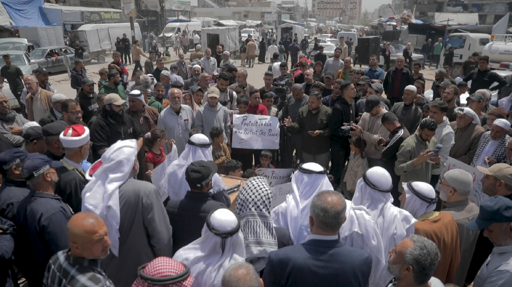 Israel continues to target Gaza police forces amid truce