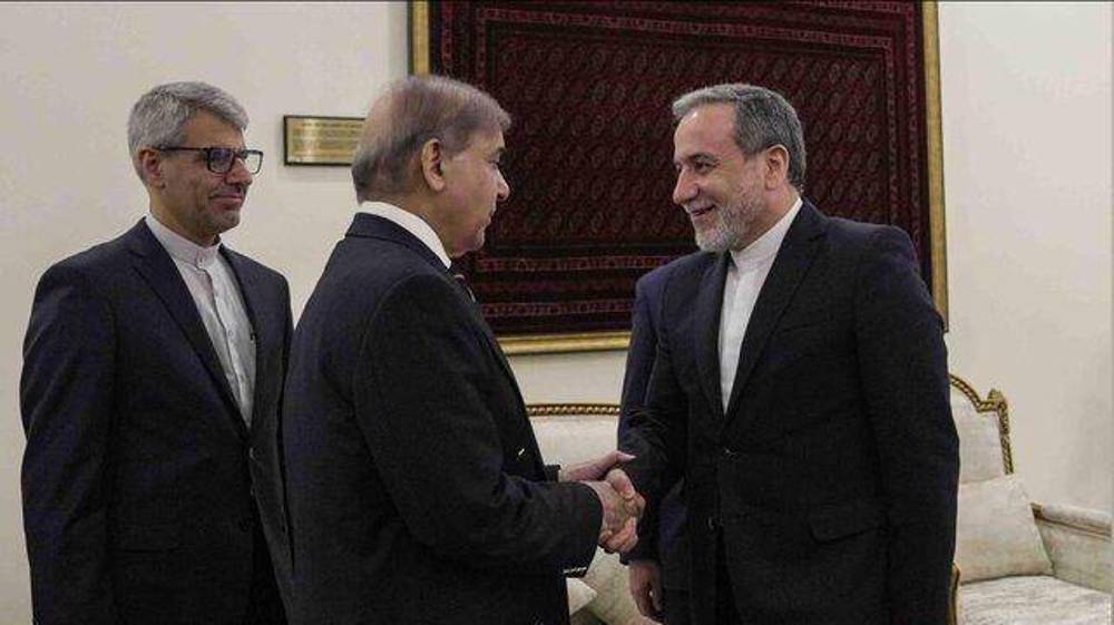Araghchi meets Pakistan’s premier as he conveys Iran’s views amid stalled talks with US 