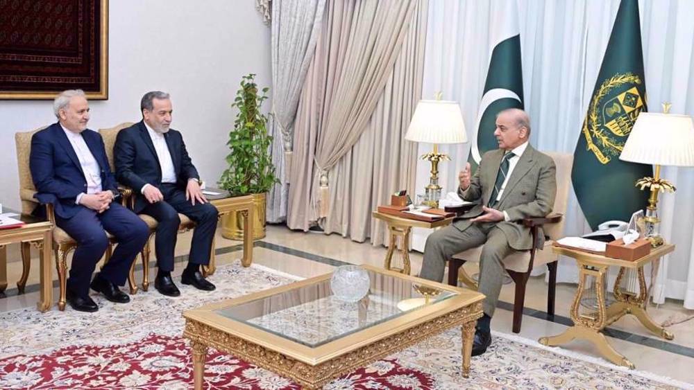 Le ministre iranien des Affaires étrangères rencontre le Premier ministre pakistanais