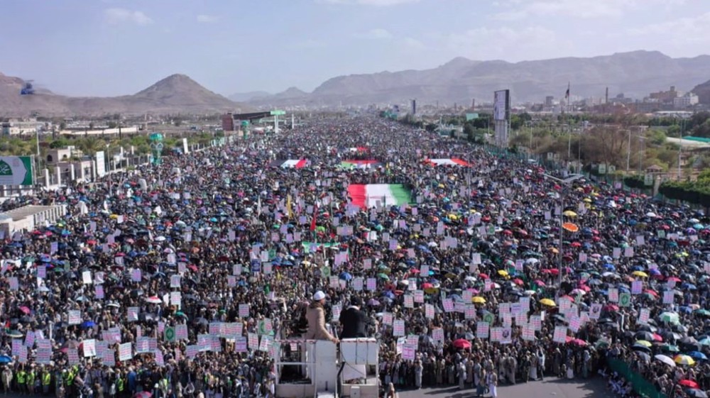 Yemenis stage massive march in solidarity with Iran, regional resistance