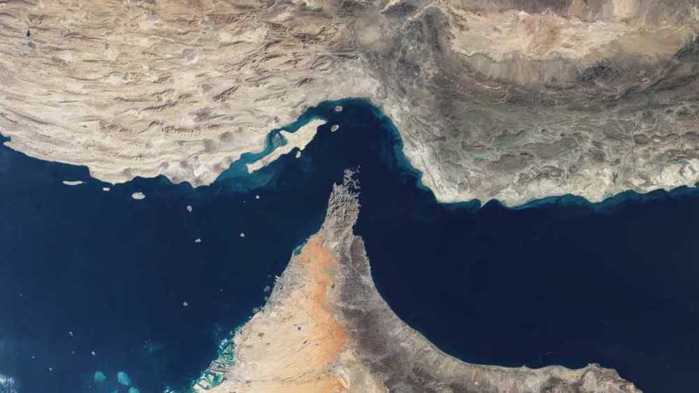Iran, Oman discuss sovereign rights over Strait of Hormuz  