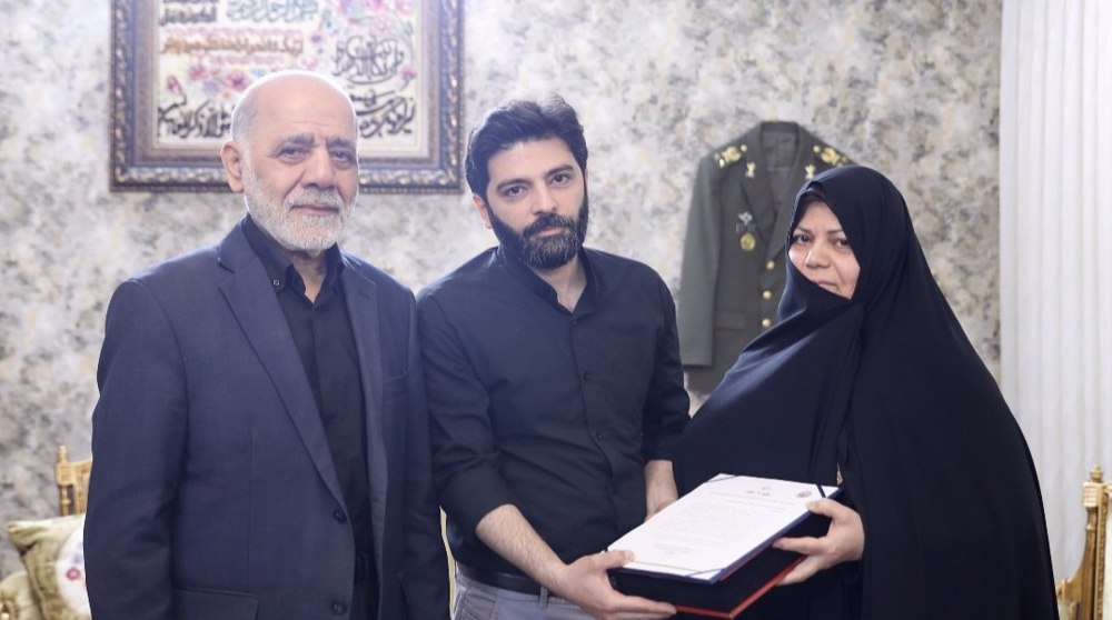 Leader sends greetings to family of Martyr General Mousavi