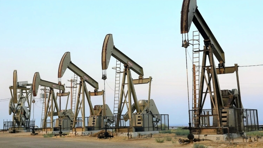 Trump demande aux compagnies pétrolières de le sortir de la crise qu’il a créée