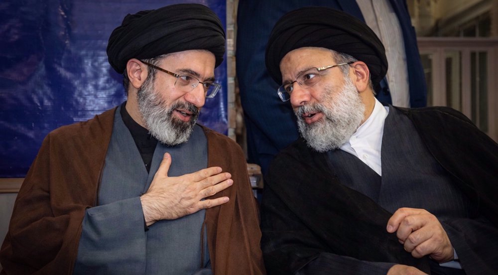 Leader commemorates President Raeisi, warns of historic resistance  