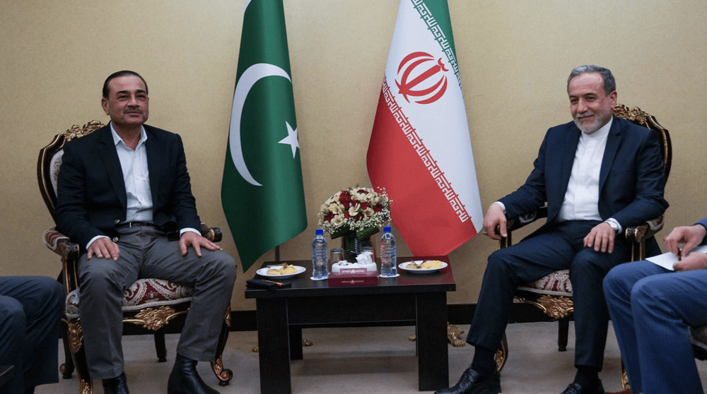Entretien du chef de la diplomatie iranienne avec le chef de l'armée pakistanaise