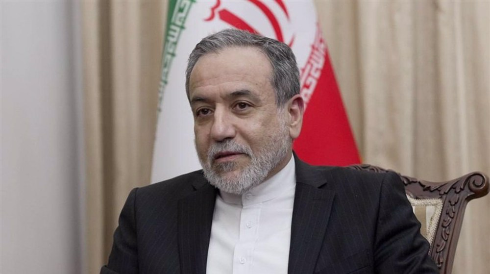Araghchi reaffirms Iran's unflinching support for Hezbollah in message to Sheikh Qassem 