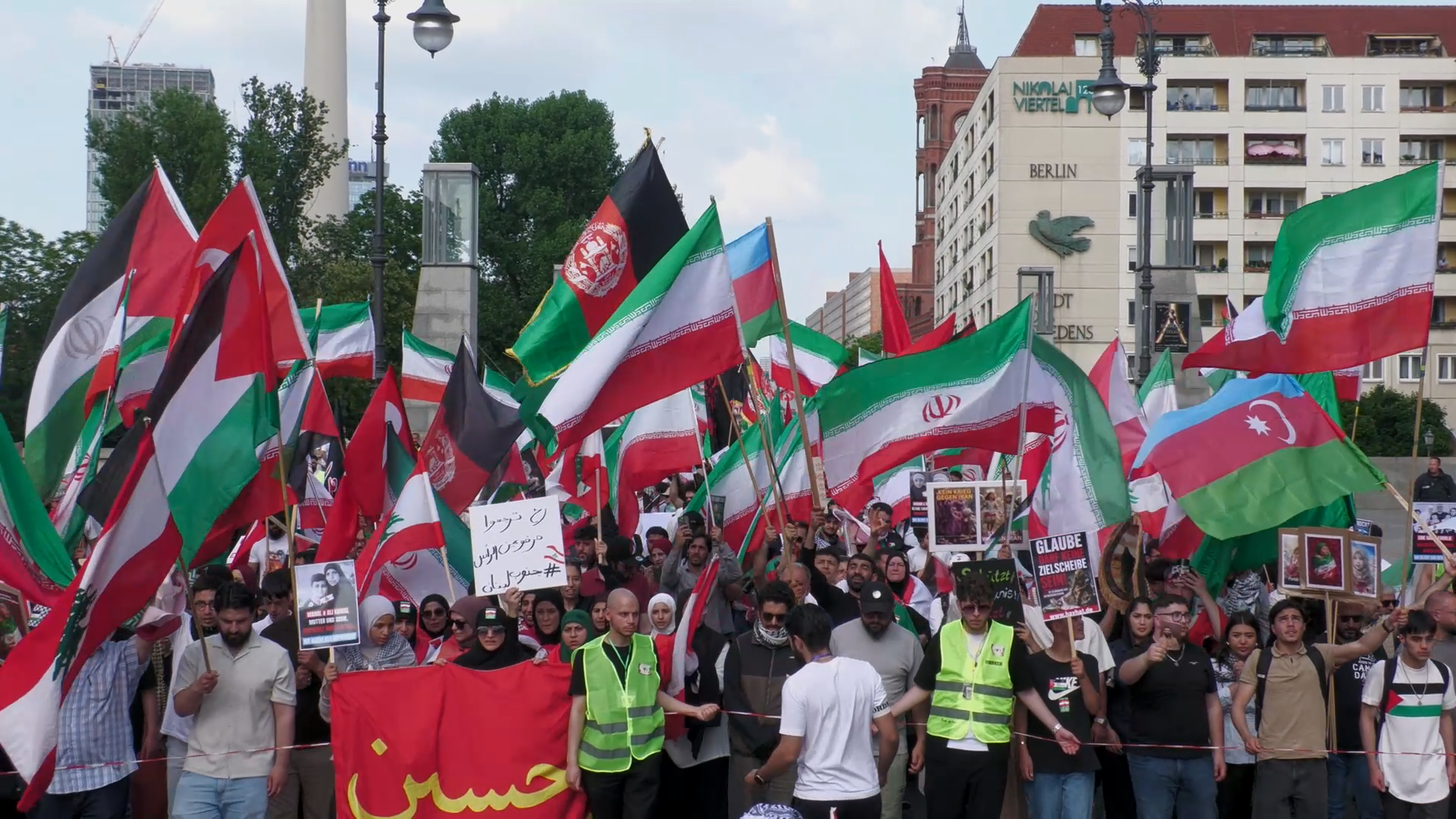  Pro-Iran march held in Berlin