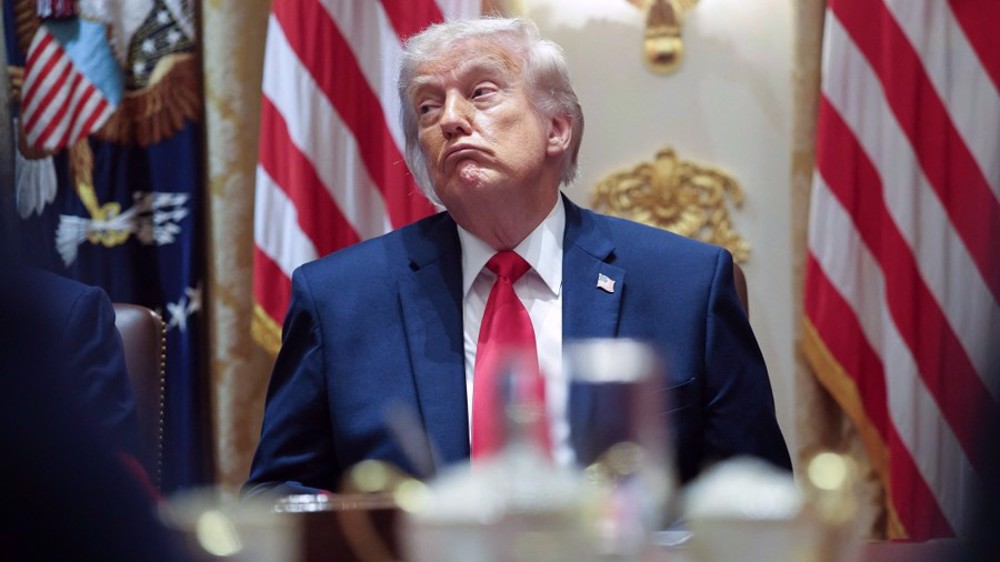 États-Unis : la cote de popularité de Trump chute encore