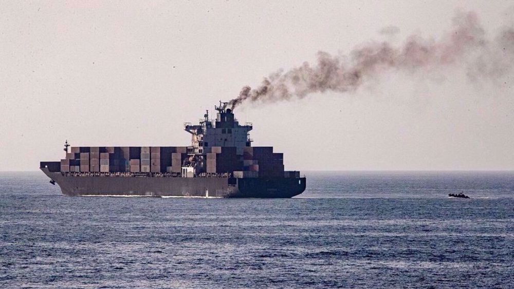 Deux missiles ont touché un navire de l'US Navy qui avait ignoré l’avertissement iranien (Rapport)
