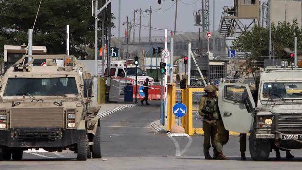 Young Palestinian man fatally stabbed near al-Quds checkpoint