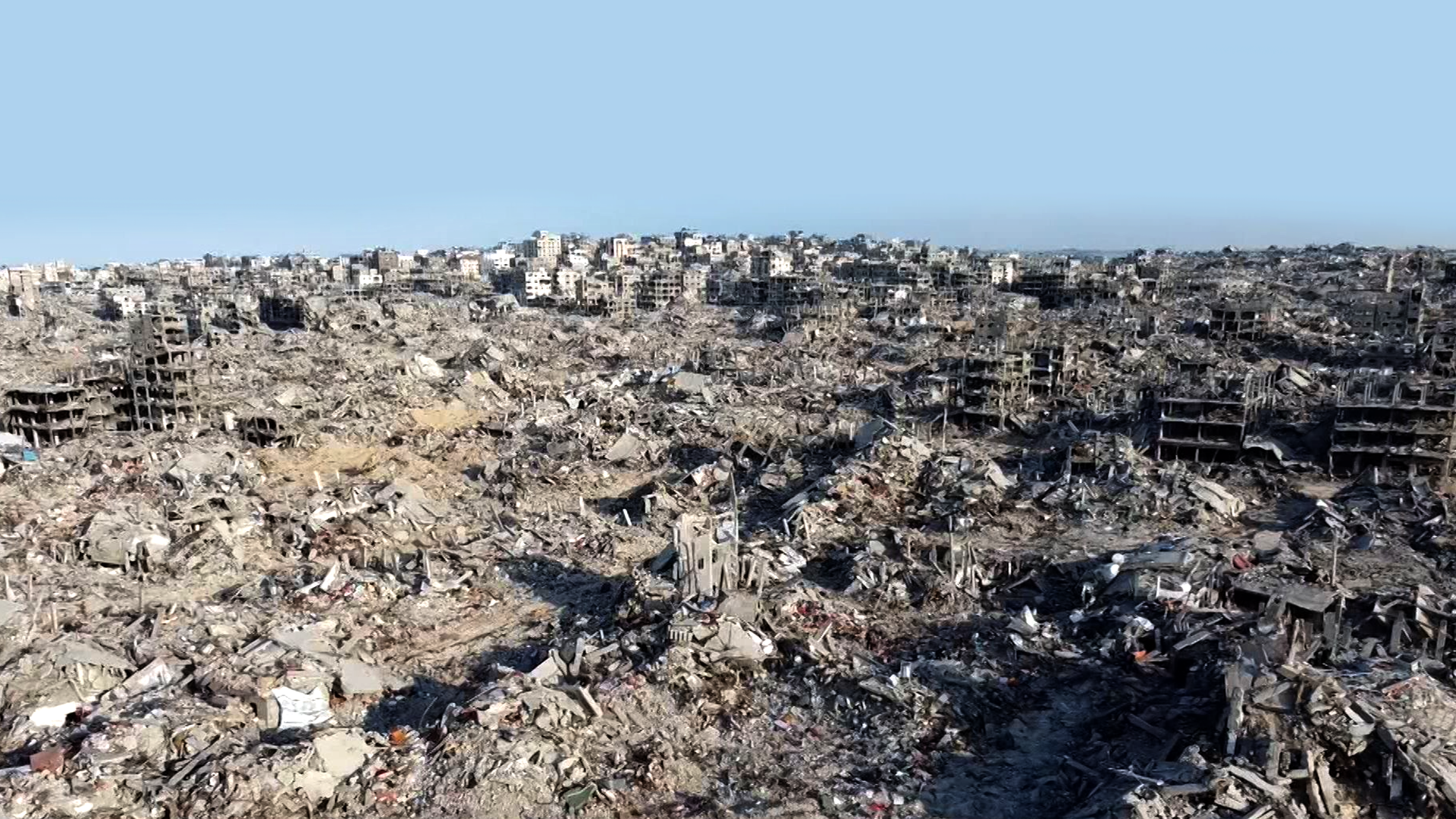 Gaza families wait as thousands remain beneath the rubble