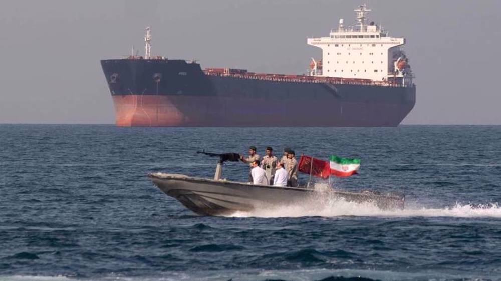 Tout navire s’approchant du détroit d'Ormuz fera l’objet de mesures décisives, avertit l'Iran