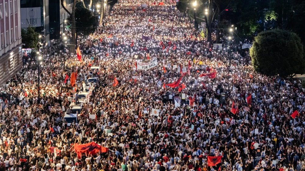 Albanie : manifestations gigantesques contre un complexe de luxe lié à la famille Trump
